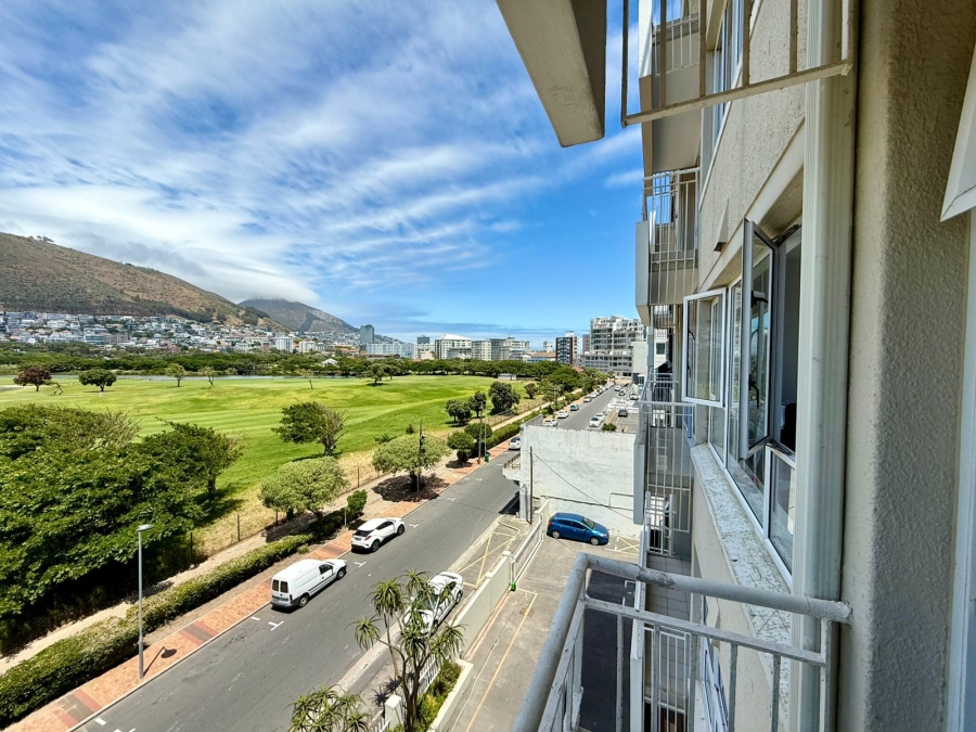 To Let 2 Bedroom Property for Rent in Mouille Point Western Cape